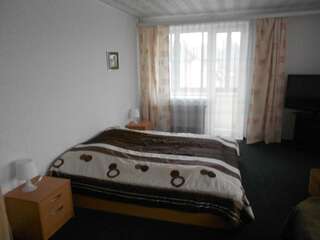 Отель Jeruzale Hotel Вильнюс Трехместный номер с основными удобствами-5